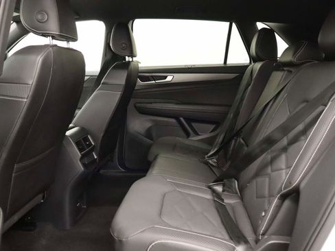 Certified 2025 Volkswagen Atlas Cross Sport SE image 16