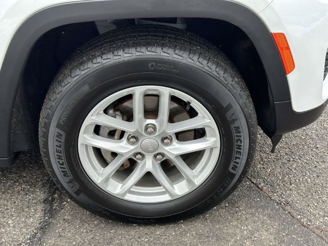 Certified 2024 Jeep Grand Cherokee Laredo X AWD/4WD image 10