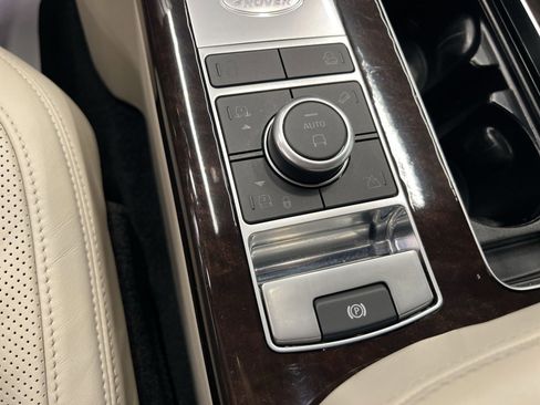 Used 2019 Land Rover Range Rover HSE image 29