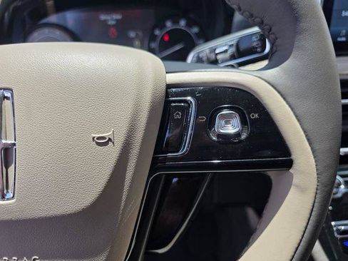 Used 2021 Lincoln Corsair FWD w/ Premium Package image 30