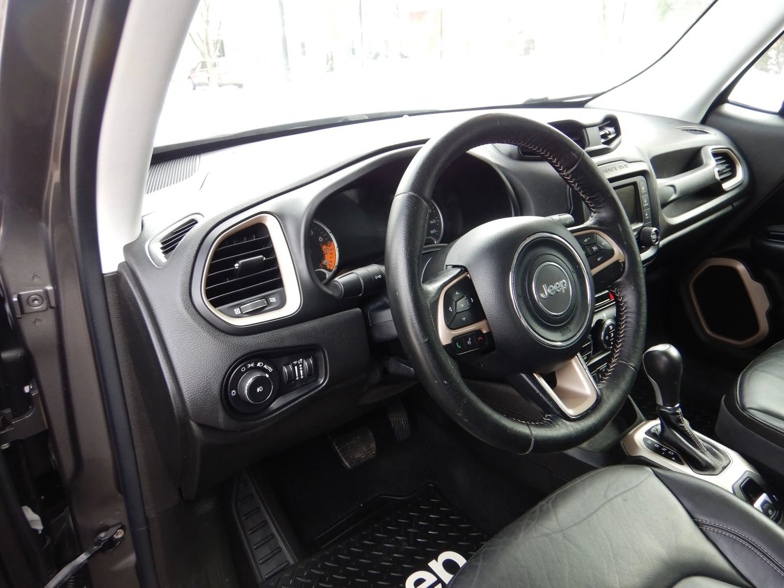 Used 2016 Jeep Renegade Limited AWD/4WD image 12