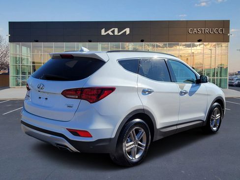 Used 2017 Hyundai Santa Fe Sport image 4