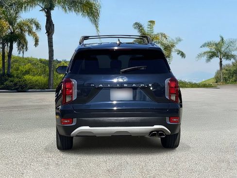 Used 2022 Hyundai Palisade SEL w/ 8P Bench Seat Package FWD image 4