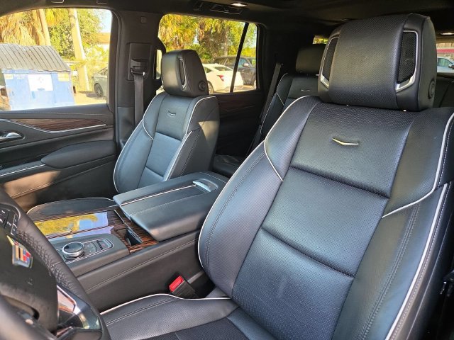 Used 2023 Cadillac Escalade Premium Luxury w/ LPO, Illumination Package AWD/4WD image 21
