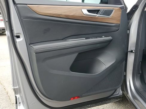New 2026 Volkswagen Atlas SE FWD image 18