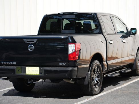 Used 2021 Nissan Titan SV w/ SV Convenience Package RWD image 46