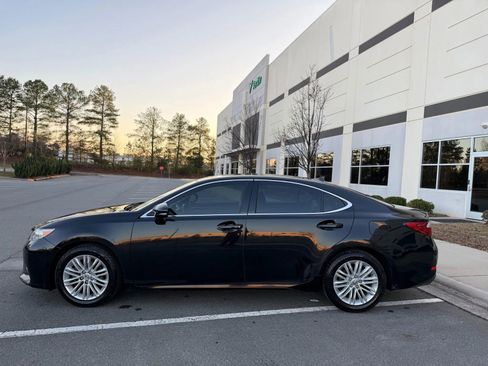 Used 2014 Lexus ES 350 w/ Luxury Package image 8