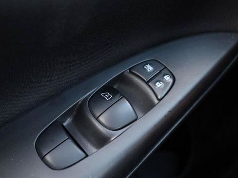 Used 2019 Nissan Sentra SV w/ Special Edition Package FWD image 18