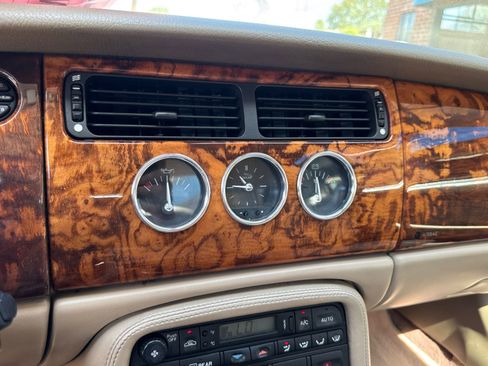 Used 2006 Jaguar XK8 Convertible image 18