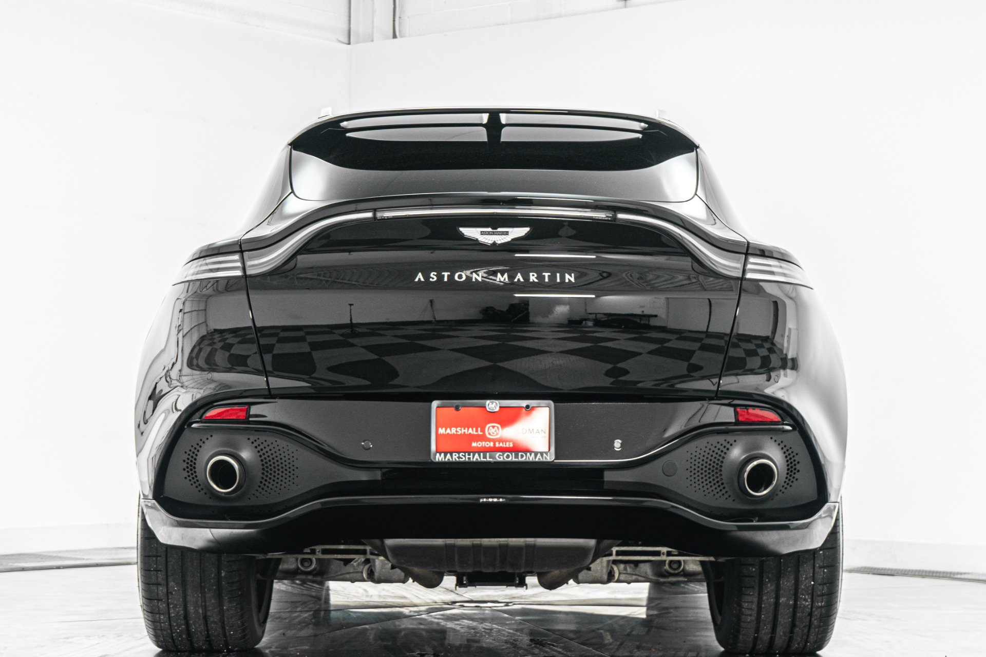 Used 2021 Aston Martin DBX AWD/4WD image 8