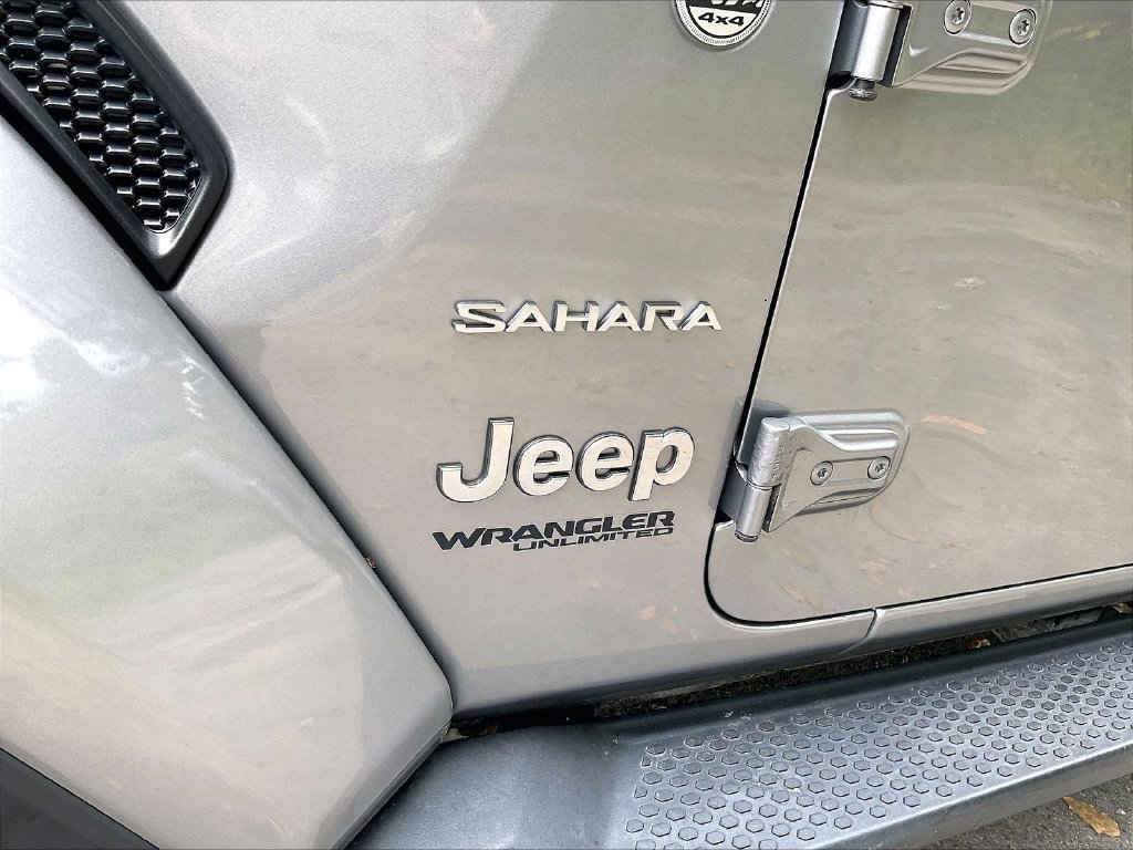 Used 2020 Jeep Wrangler Unlimited Sahara w/ Uconnect 4C Nav & Sound Group AWD/4WD image 28
