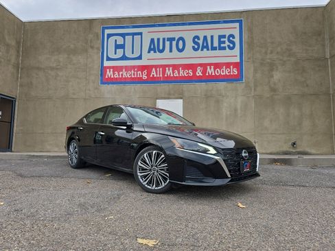 Used 2023 Nissan Altima 2.5 SL image 1