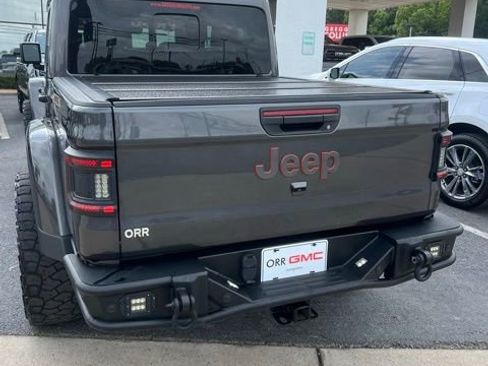 Used 2023 Jeep Gladiator Mojave w/ Cold Weather Group AWD/4WD image 10