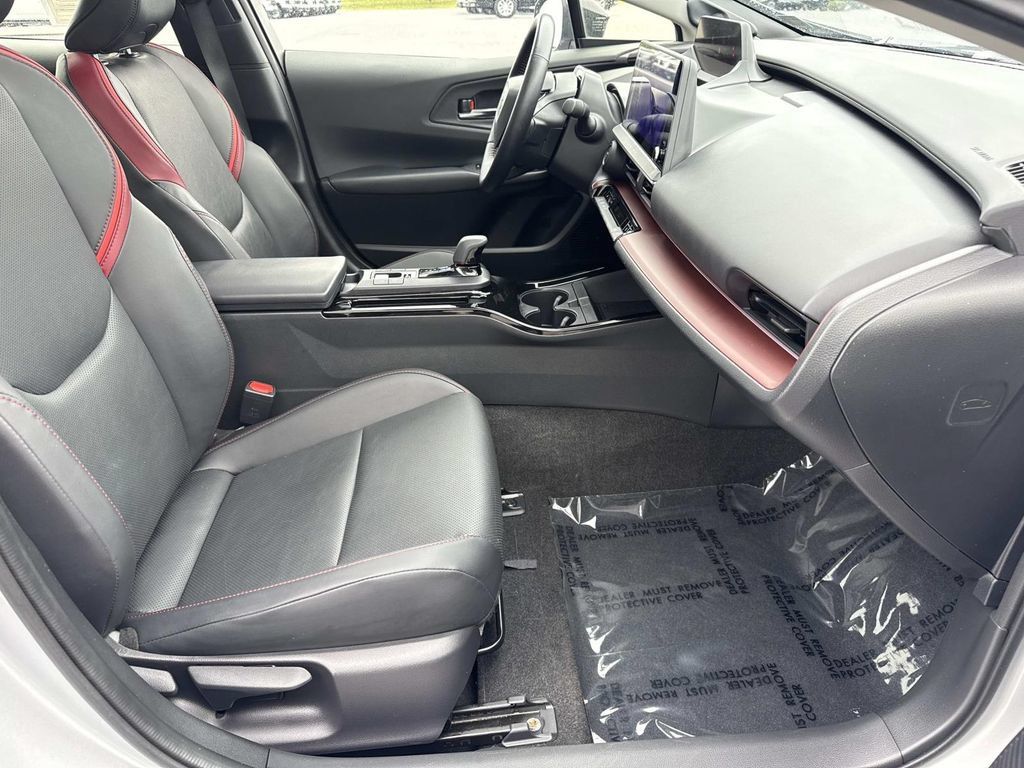 Used 2024 Toyota Prius Prime Premium FWD image 21