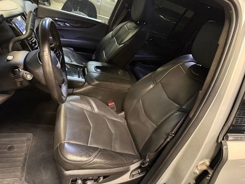 Used 2016 Cadillac Escalade ESV Platinum AWD/4WD image 5