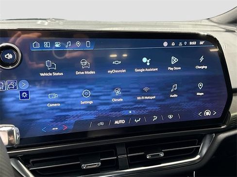 New 2026 Chevrolet Equinox EV LT image 18