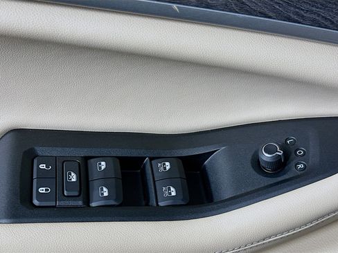 Used 2022 Jeep Grand Cherokee Limited 4xe w/ Luxury Tech Group II image 15