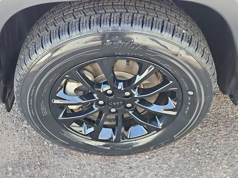 Used 2023 Jeep Cherokee Altitude Lux image 10