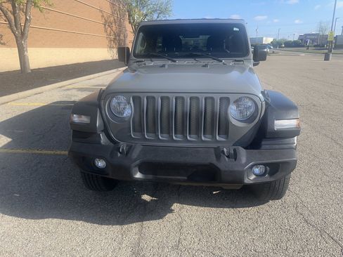 Used 2018 Jeep Wrangler Unlimited Sport S image 8