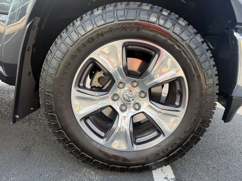 Used 2021 RAM 1500 Laramie AWD/4WD image 12