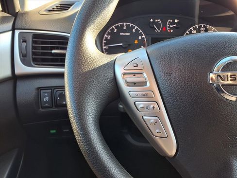 Used 2016 Nissan Sentra S image 9