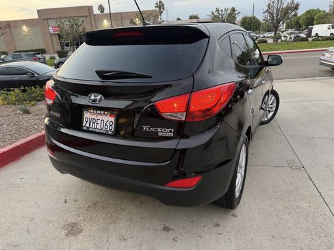 Used 2011 Hyundai Tucson Limited w/ Premium Pkg 3 image 16