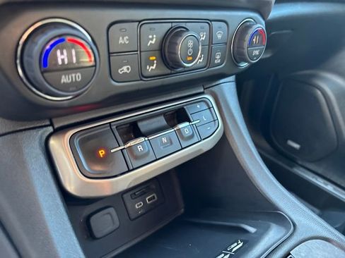 Used 2023 GMC Acadia Denali w/ Denali Technology Package image 27