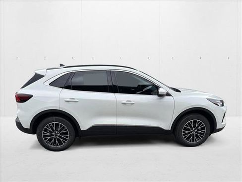 New 2025 Ford Escape SE image 2