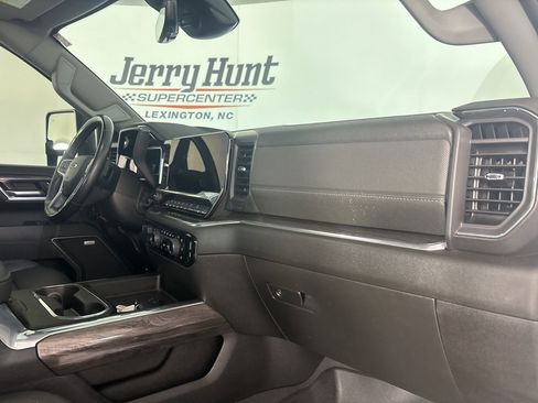 Used 2025 Chevrolet Silverado 2500 LTZ w/ Trail Boss Package image 35