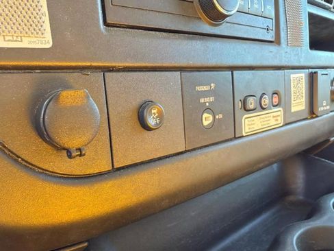 Used 2015 GMC Savana 3500 image 24