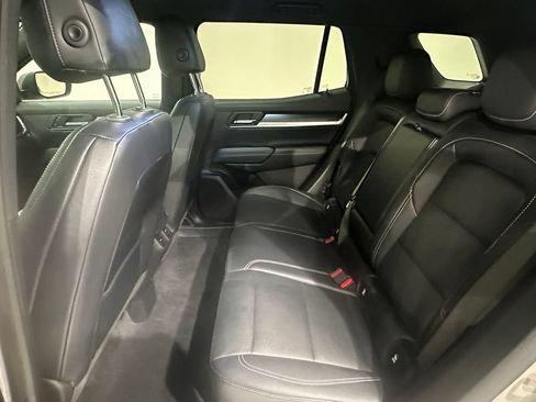 Used 2025 GMC Terrain Elevation w/ Elevation Premium Package AWD/4WD image 18
