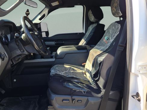 Used 2016 Ford F250 Lariat w/ FX4 Off-Road Package image 9