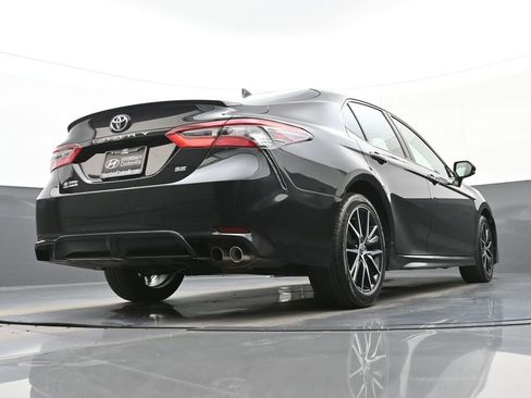 Used 2021 Toyota Camry SE image 39