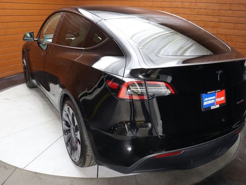 Used 2023 Tesla Model Y Performance image 20