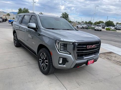 Used 2024 GMC Yukon XL AT4 w/ AT4 Premium Package AWD/4WD image 6
