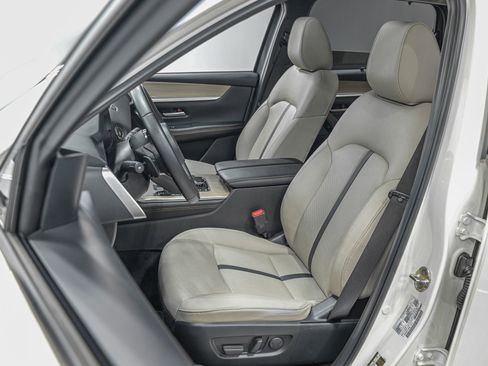 Used 2025 MAZDA CX-90 3.3 Turbo w/ Preferred Package image 16