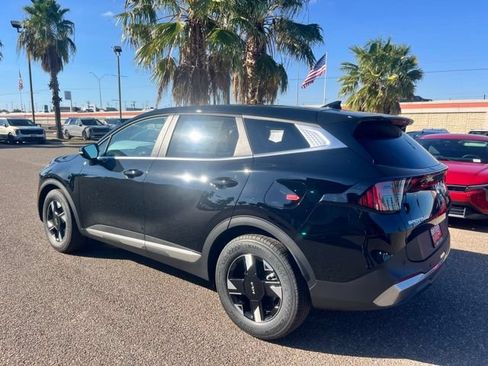New 2026 Kia Sportage LX w/ LX Convenience Package FWD image 5