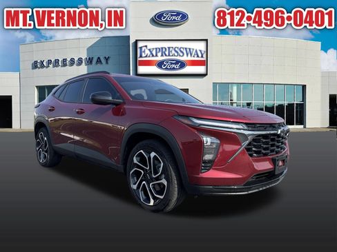 Used 2025 Chevrolet Trax RS w/ Sunroof Package FWD image 3