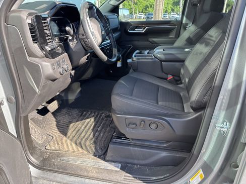 Used 2023 Chevrolet Silverado 1500 LT AWD/4WD image 16
