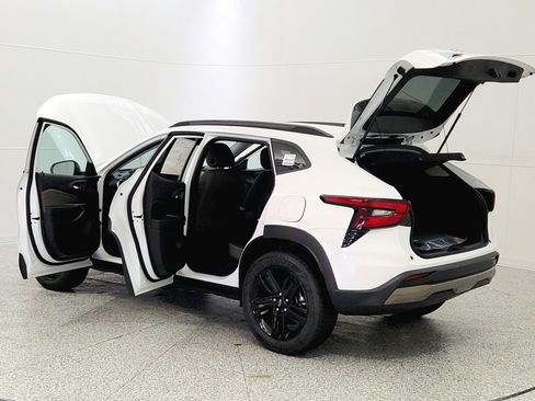 New 2026 Chevrolet Trax ACTIV w/ Sunroof Package image 18