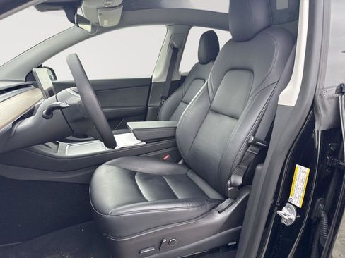 Used 2022 Tesla Model Y Performance image 3