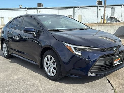 Certified 2026 Toyota Corolla LE FWD image 4