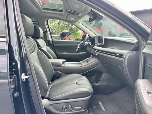 Used 2024 Hyundai Palisade Limited FWD image 7