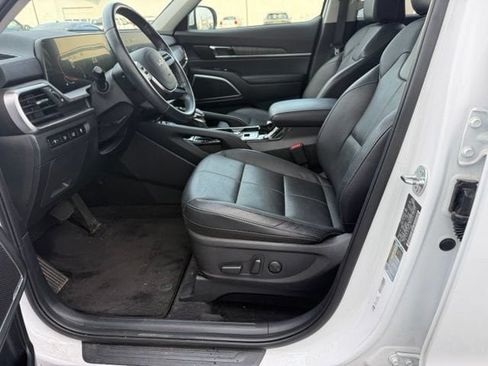 Used 2024 Kia Telluride EX w/ EX Captain's Chair Package AWD/4WD image 26