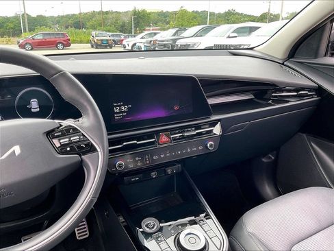 Used 2024 Kia Niro Wave FWD image 18