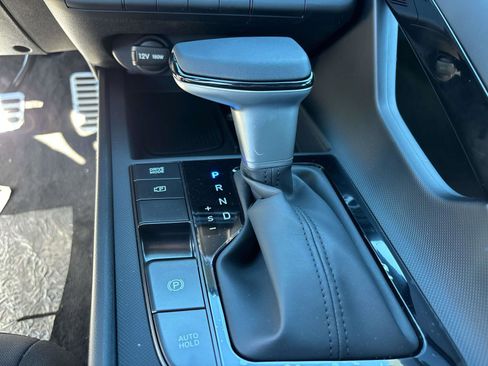 Used 2025 Hyundai Elantra SEL image 13