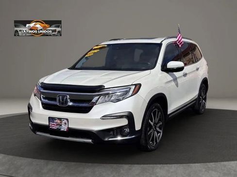 Used 2019 Honda Pilot Touring image 3