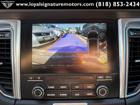 Used 2017 Porsche Macan AWD/4WD image 32