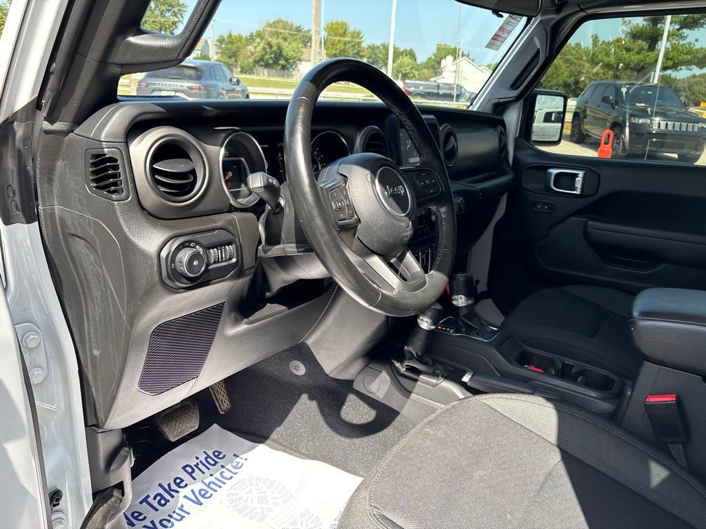Used 2022 Jeep Wrangler Unlimited Sport AWD/4WD image 32
