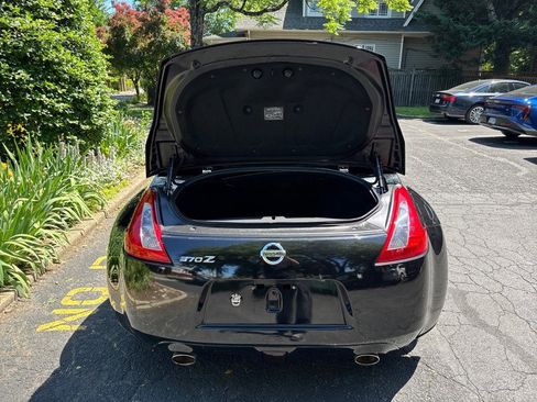 Used 2010 Nissan 370Z Touring w/ Sport Pkg RWD image 30